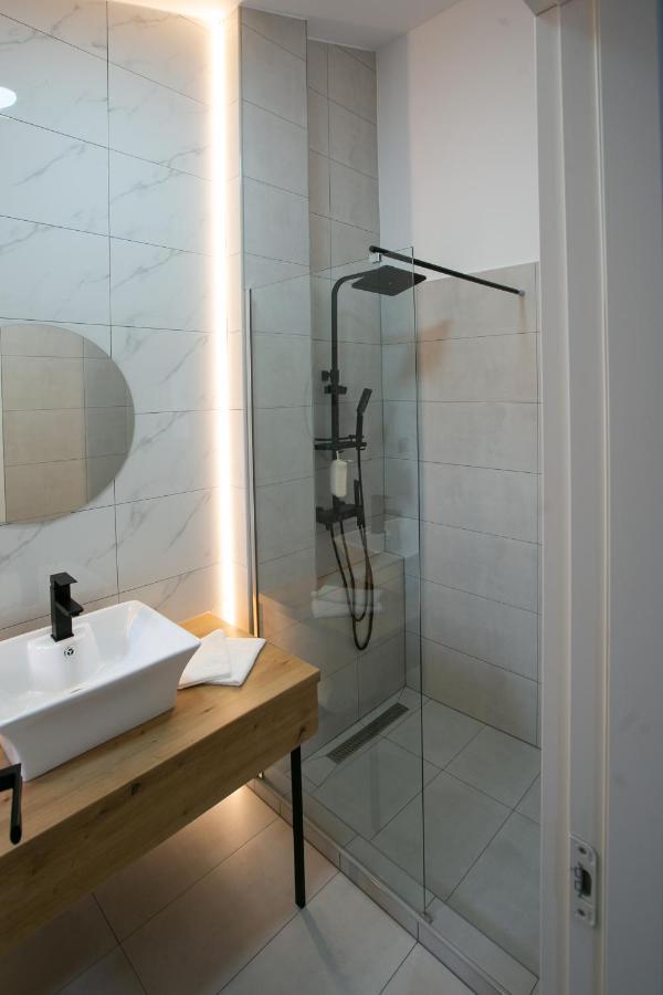 Cozy Rooms Toplita Екстер'єр фото