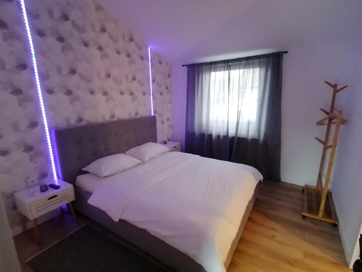 Cozy Rooms Toplita Екстер'єр фото